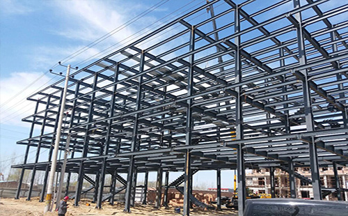 安定安定钢结构厂房屋面选材指南：确保性能与经济性的完美结合