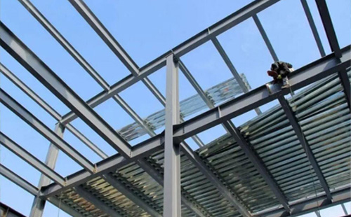 安定安定钢结构加工中的切割与钻孔精度控制要点